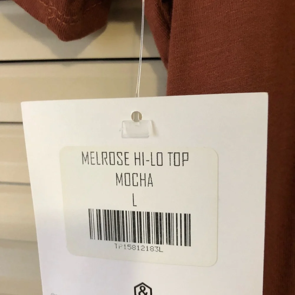 Agnes & Dora NWT size Large Short Sleeve Top- Mocha